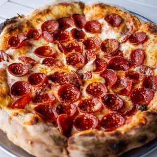 Ezzo Pepperoni Pizza