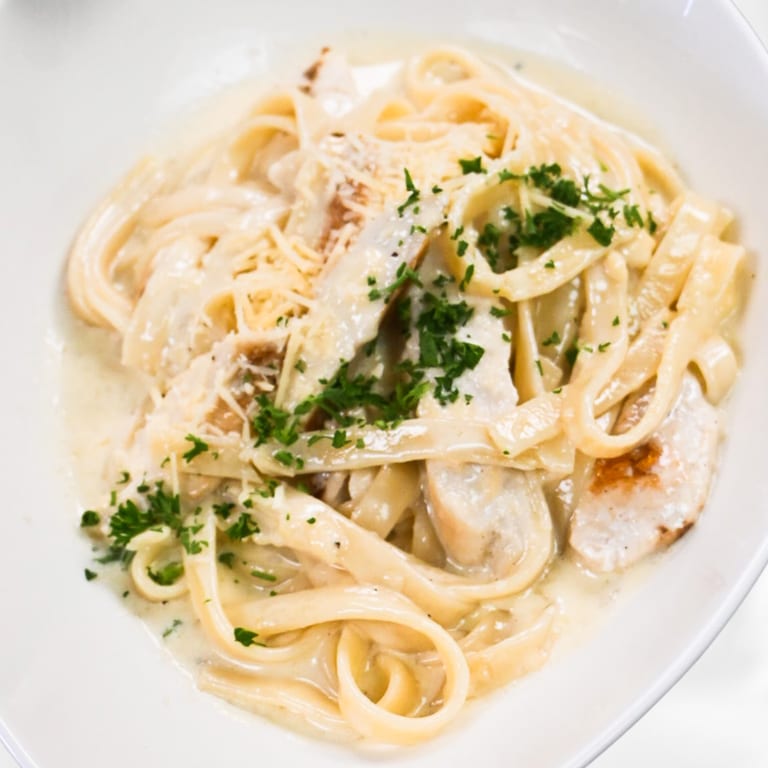 Indulge in Creamy Fettuccine Alfredo Delights